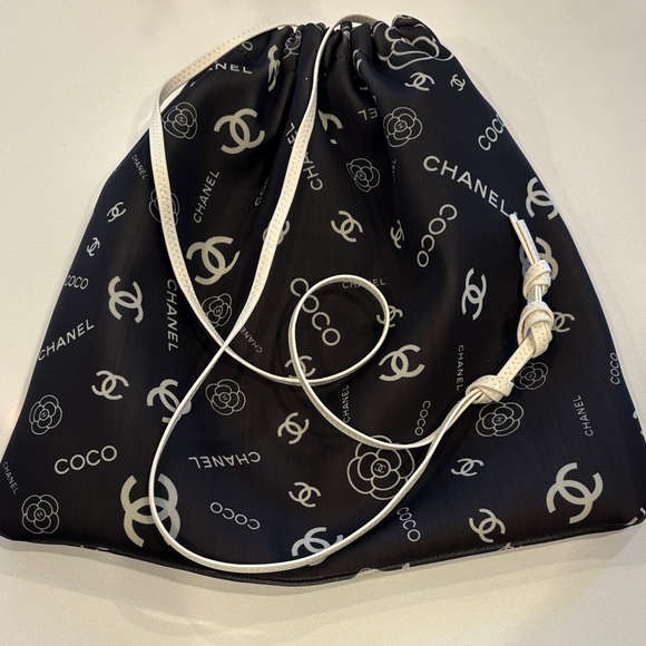 CHANEL coco vintage cc Camilla Drawstring Bag gym makeup travel toiletry - Picture 1 of 10